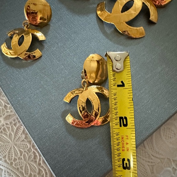 SOLD Chanel CC Hammered Dangle Earrings Clip On 1994 - Picture 10 of 14